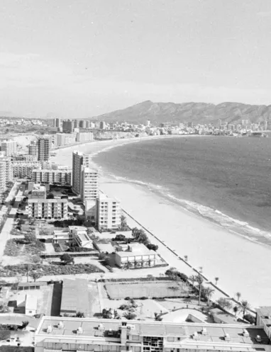 Benidorm en sus primeros años de crecimiento urbano